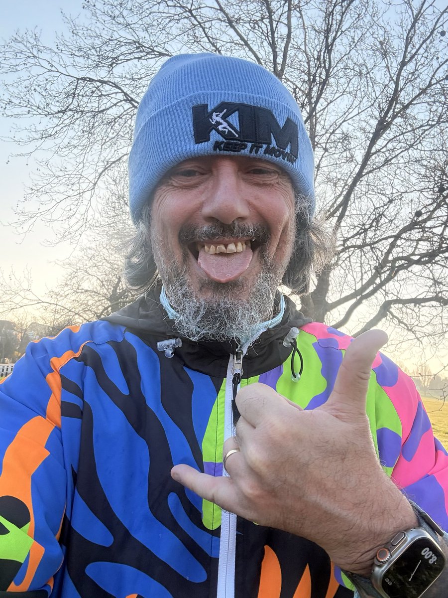 The Running HT tweet media