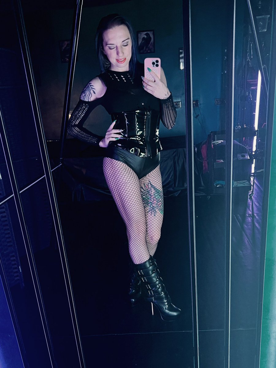 Miss Masha Blues tweet media