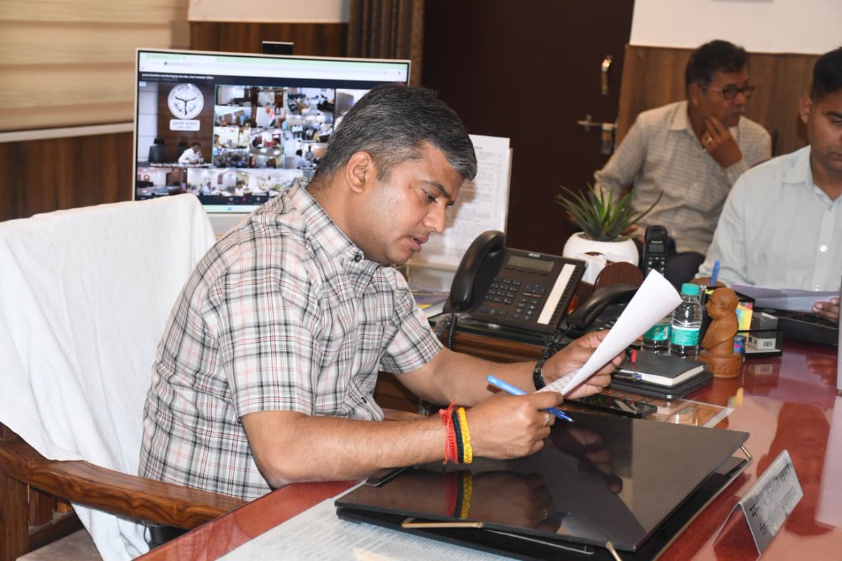 DM Prayagraj tweet media