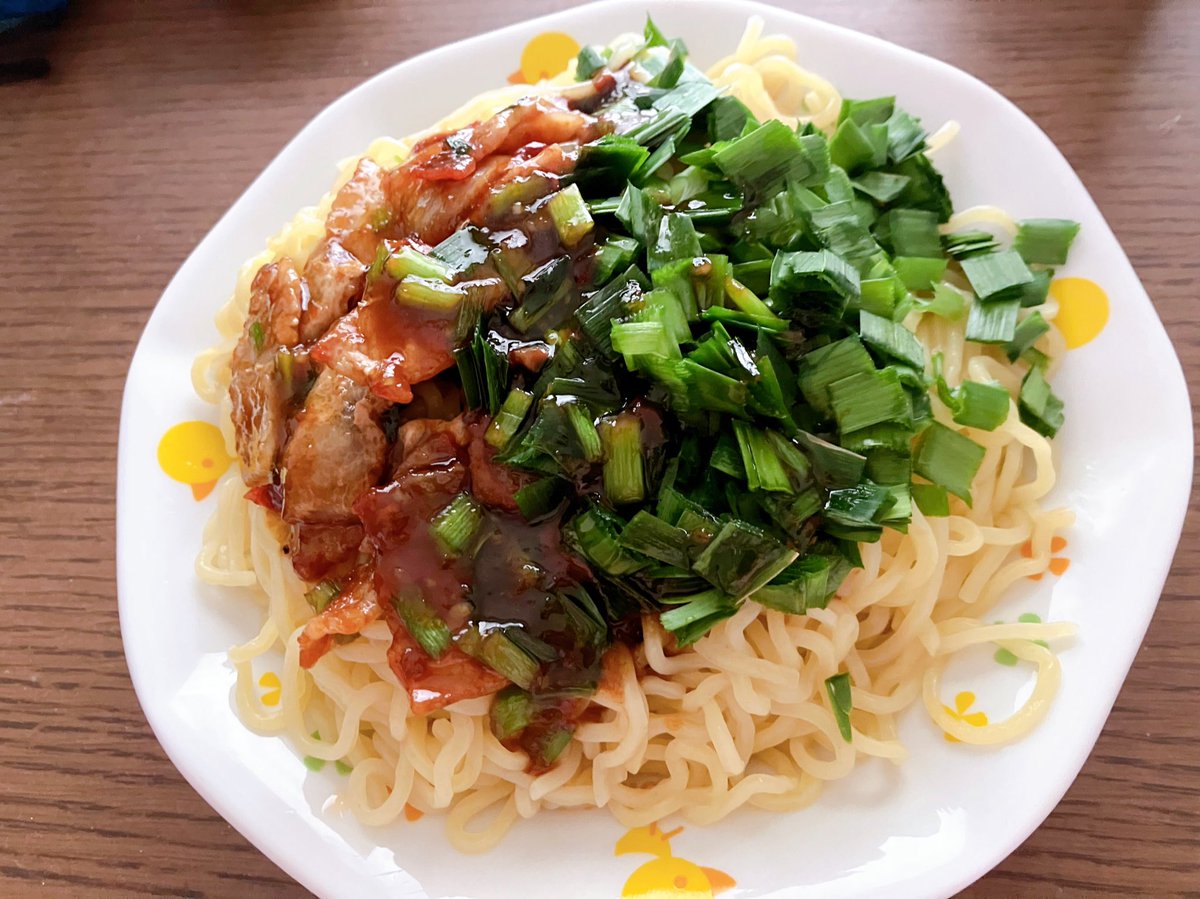 ors_ls's tweet photo. 本日19時より1人番です！
#おりさ飯 はニラまぜそば、砂肝スタミナ炒め、ピリ辛きゅうりです💪🏻
画像は試作のニラま���そば！お店では温玉を乗せてお出しします🥚

昨日公表された通り、BoHは伊藤夫妻に譲渡するため営業も残りわずか。わたしは残り5日！
お仕事終わりや麻雀終わりにぜひお越しください🙇🏻‍♀️ https://t.co/RJCzKTM2lJ