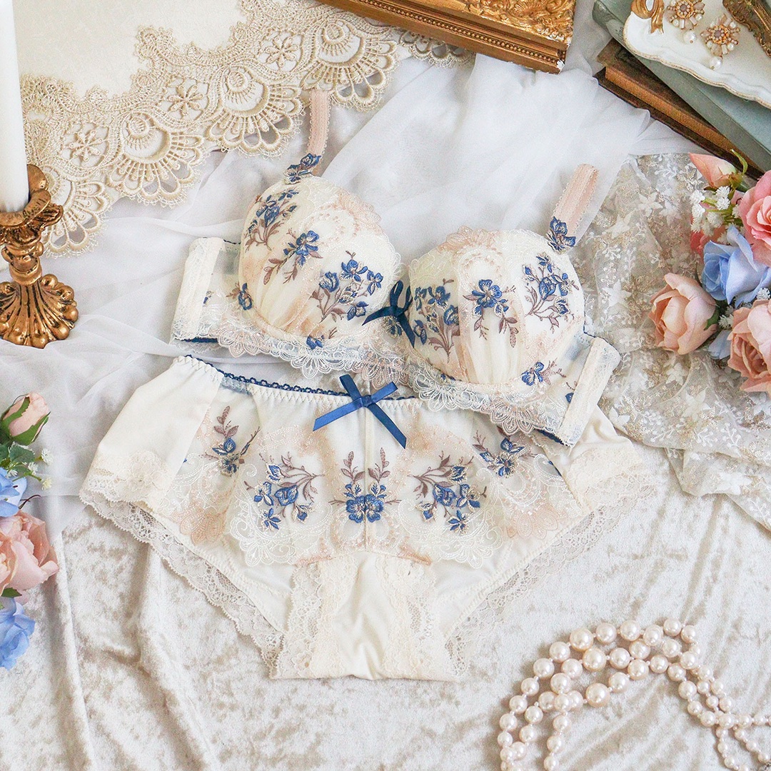 🦢 𝐴𝑙𝑖𝑠ℎ𝑎 𝐶𝑜𝑙𝑜𝑟 𝑉𝑎𝑟𝑖𝑎𝑡𝑖𝑜𝑛 🏰 𝑊ℎ𝑖𝑡𝑒 / 𝑃