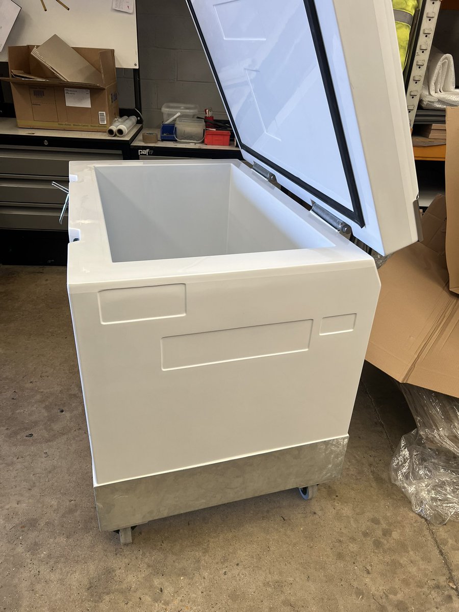 PEDTechnologies's tweet photo. More dry ice boxes in stock! 🧊 #dryicestorage #dryicecontainer #dryiceuk https://t.co/n568yyukQk
