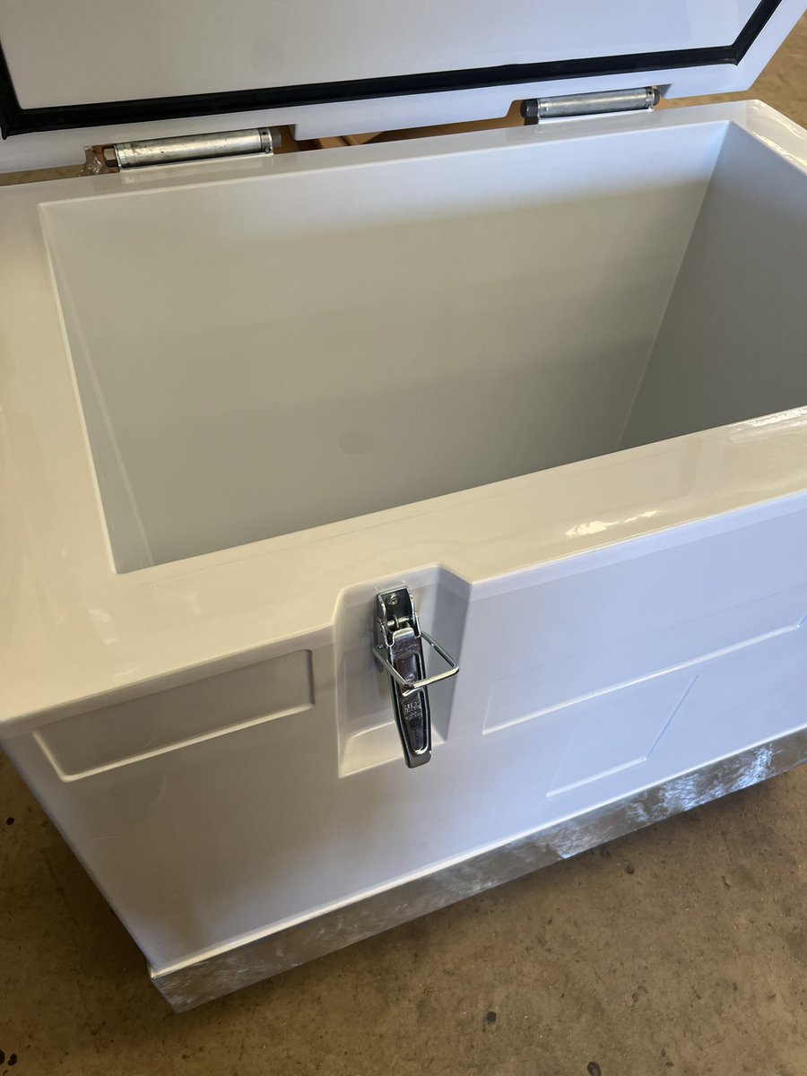 PEDTechnologies's tweet photo. More dry ice boxes in stock! 🧊 #dryicestorage #dryicecontainer #dryiceuk https://t.co/n568yyukQk
