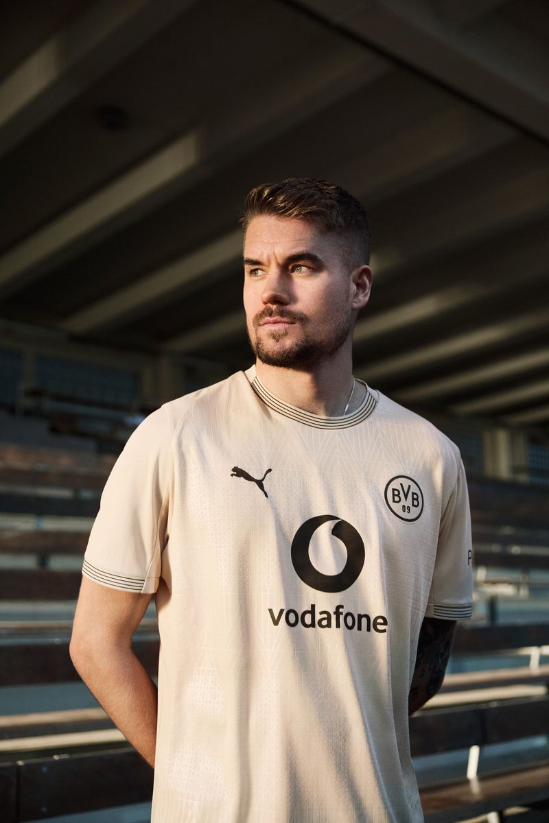 Classic Football Shirts tweet media