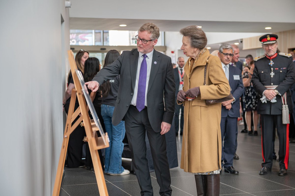 RoyalVetCollege's tweet photo. 👑 Yesterday, Her Royal Highness The Princess Royal officially opened the RVC's Student Learning Centre, which has been specially designed to support its excellence in teaching, learning and research.

➡️ Read more: https://t.co/JIZdBFFJYS https://t.co/n4fPSh3QdX