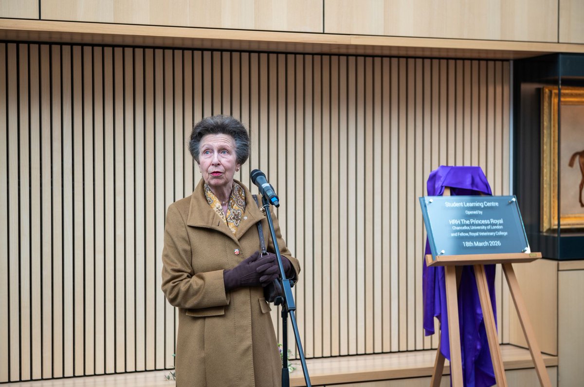 RoyalVetCollege's tweet photo. 👑 Yesterday, Her Royal Highness The Princess Royal officially opened the RVC's Student Learning Centre, which has been specially designed to support its excellence in teaching, learning and research.

➡️ Read more: https://t.co/JIZdBFFJYS https://t.co/n4fPSh3QdX