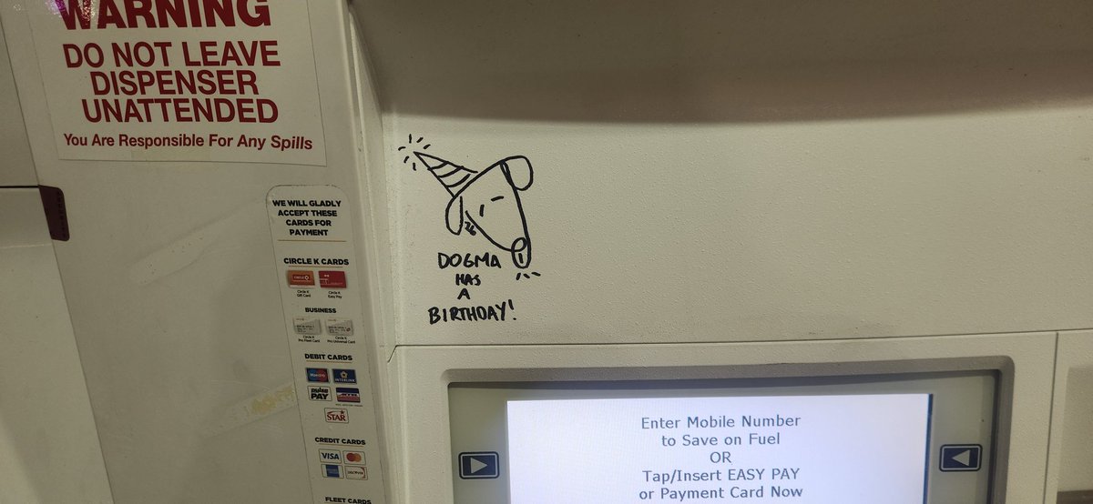 maybeitsadoll's tweet photo. cute graffiti spotted https://t.co/4AjNo6H6zV