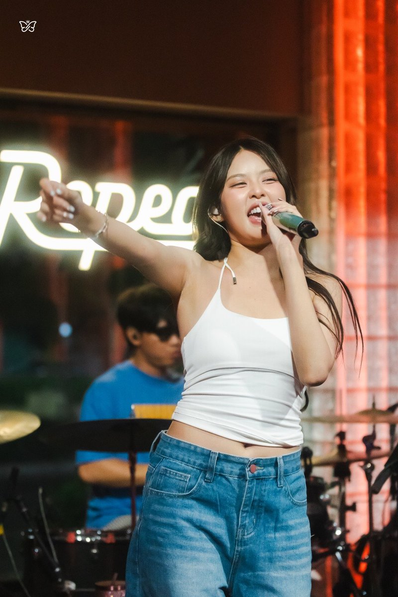 ร้อยแก้ว tweet media