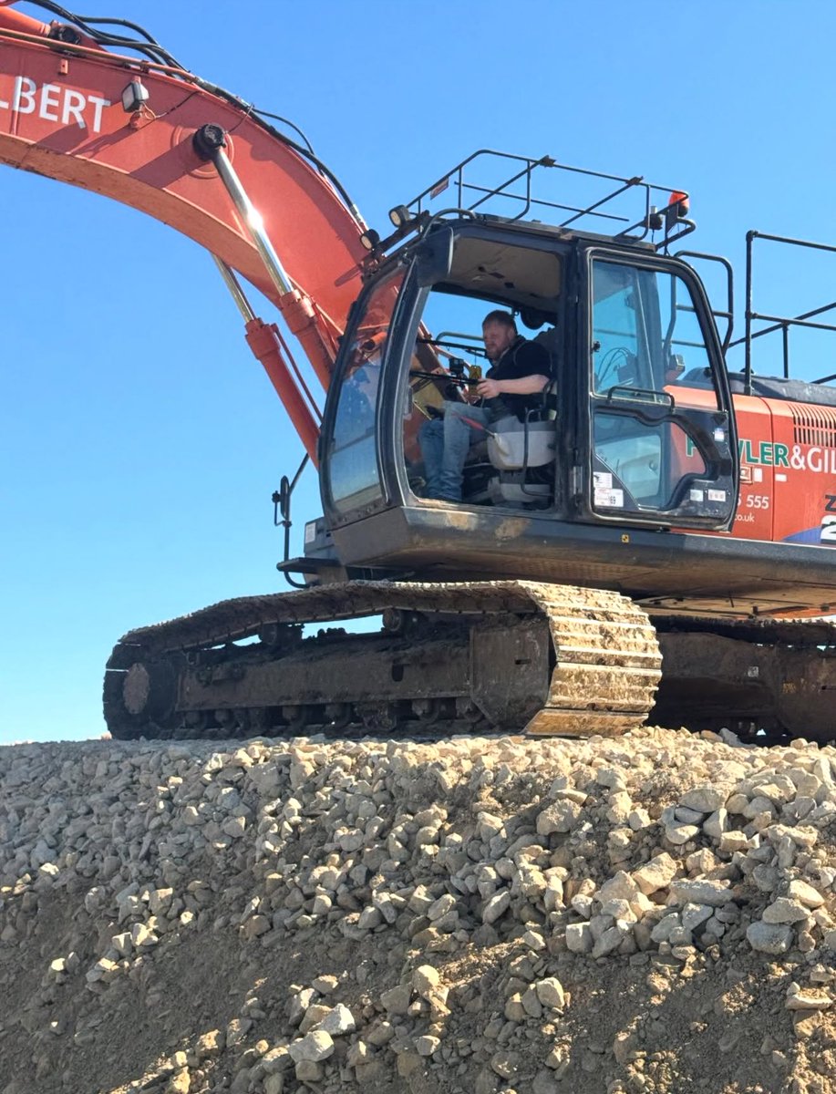 ClarksonsFarm tweet media