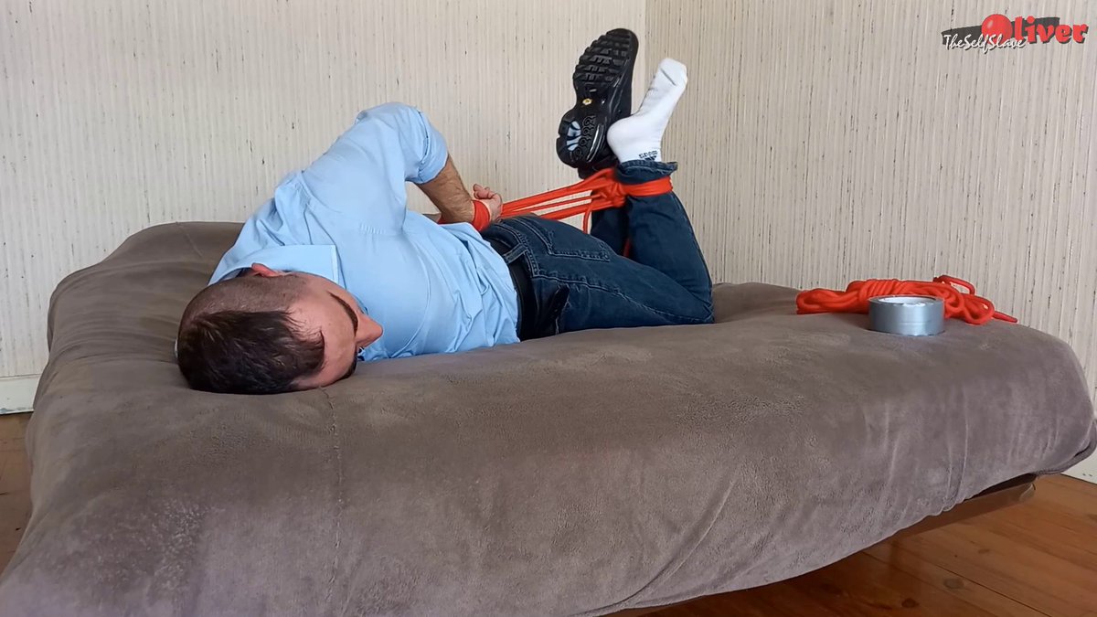 OliverTheSelfSlave tweet media