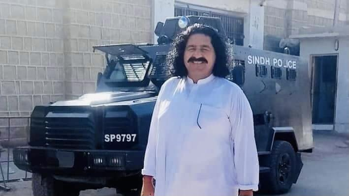 voicepkdotnet's tweet photo. #NewsAlert 

After two days of being missing after arrest, former parliamentarian and Pashtun Tahaffuz Movement (PTM) Ali Wazir was finally produced before the anti-terrosim court in Naushehro Feroze district, in a fresh FIR (no. 93/2026) on Thursday, March 19, his counsel Imdad Hyder Solangi told Voicepk. The court has sent Ali Wazir on judicial remand to the district jail in Dadu, he informed. Ali Wazir was re-arrested on March 16, Monday night just hours after being released on bail by the Sindh High Court.

@Aliwazirna50