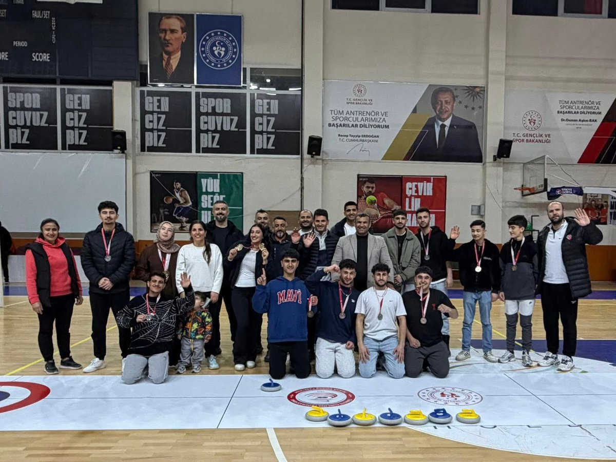 🇹🇷 18 Mart Çanakkale Zaferi ve Şehitleri Anma Günü kapsamında düzenlenen Floor Curling Turnuvası gerçekleştirildi. 🥌

Dereceye giren sporculara ödülleri takdim edildi. 🏆