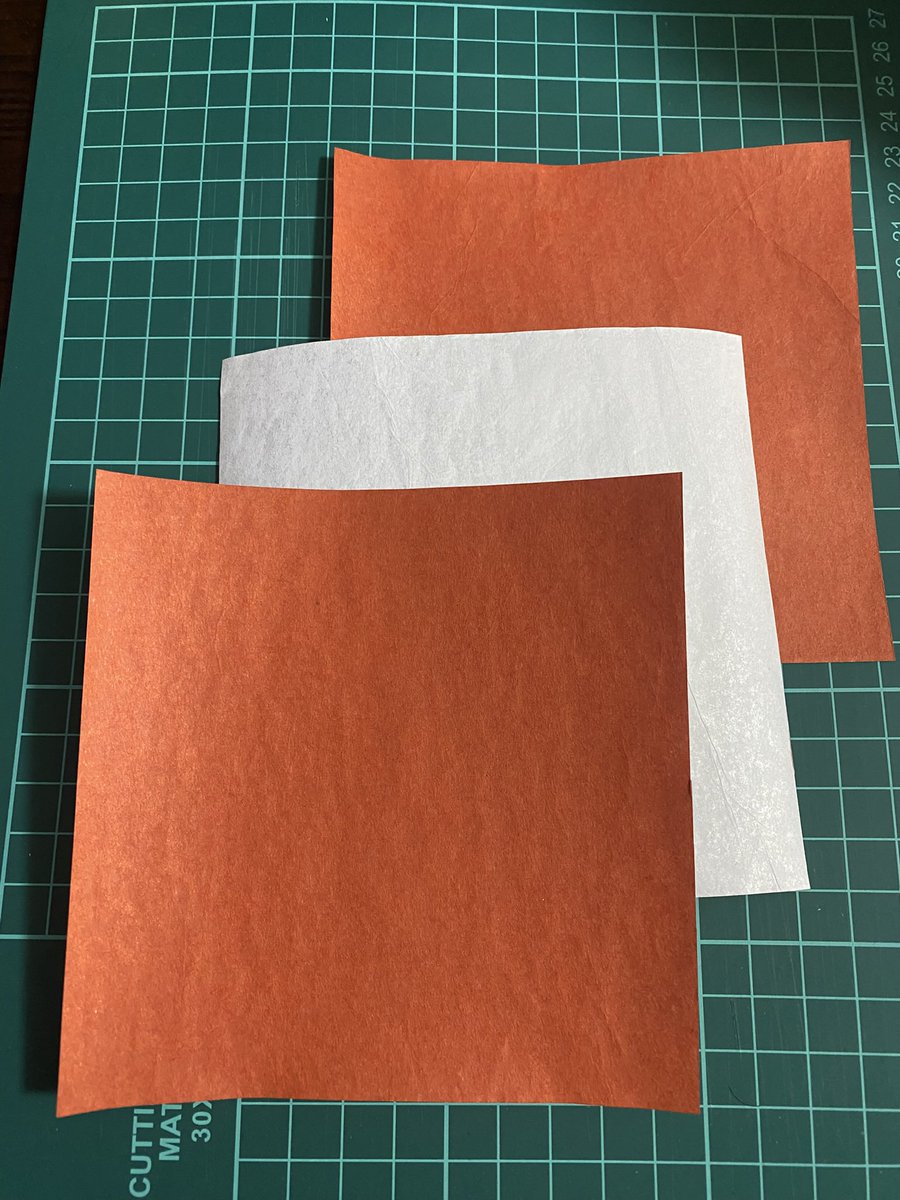 ORIZURU_MASTER's tweet photo. この前行ったTaro's Origami Studioで買った折り紙で作ってみた🫤

#折り紙
#折り鶴 https://t.co/MAvClH7Su6