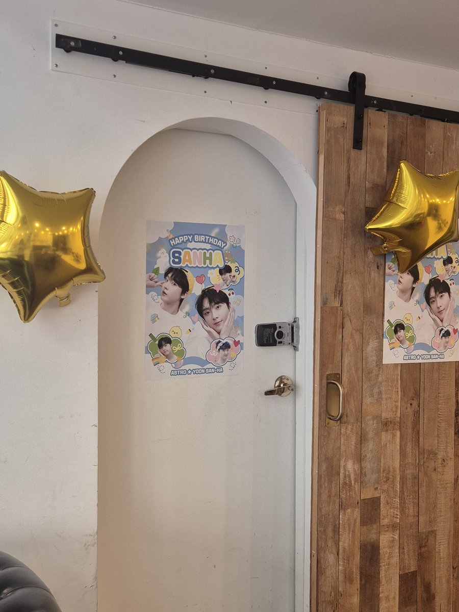 📢 3월 생일랭킹 Part.2 1위 🎉

🎂 아스트로 윤산하 생일카페 🎂
ASTRO YOONSANHA BIRTHDAY CAFE

📅 2026.3.20 - 3.21
📍 카페 레이어&amp;베이커리

#아스트로 #윤산하 #ASTRO #YOONSANHA
#HAPPY_SANHA_DAY