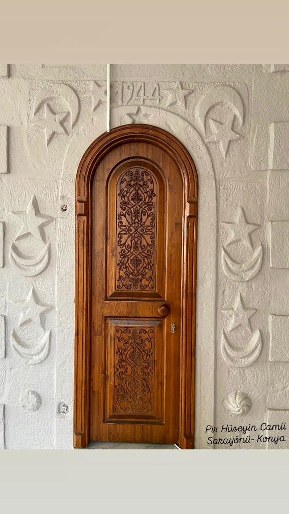 Hayra karşı…..🤲🤲…..
Arefeden … Bayrama…

“…Şu yeryüzü er meydanı
Gönül sevmez her meydanı
Yüreksize yorgan döşek,
Koç yiğite ver meydanı.
                       N. Y.            
         Gençosmanoğlu…”
Dua… hüzünle …gülümse lütfen