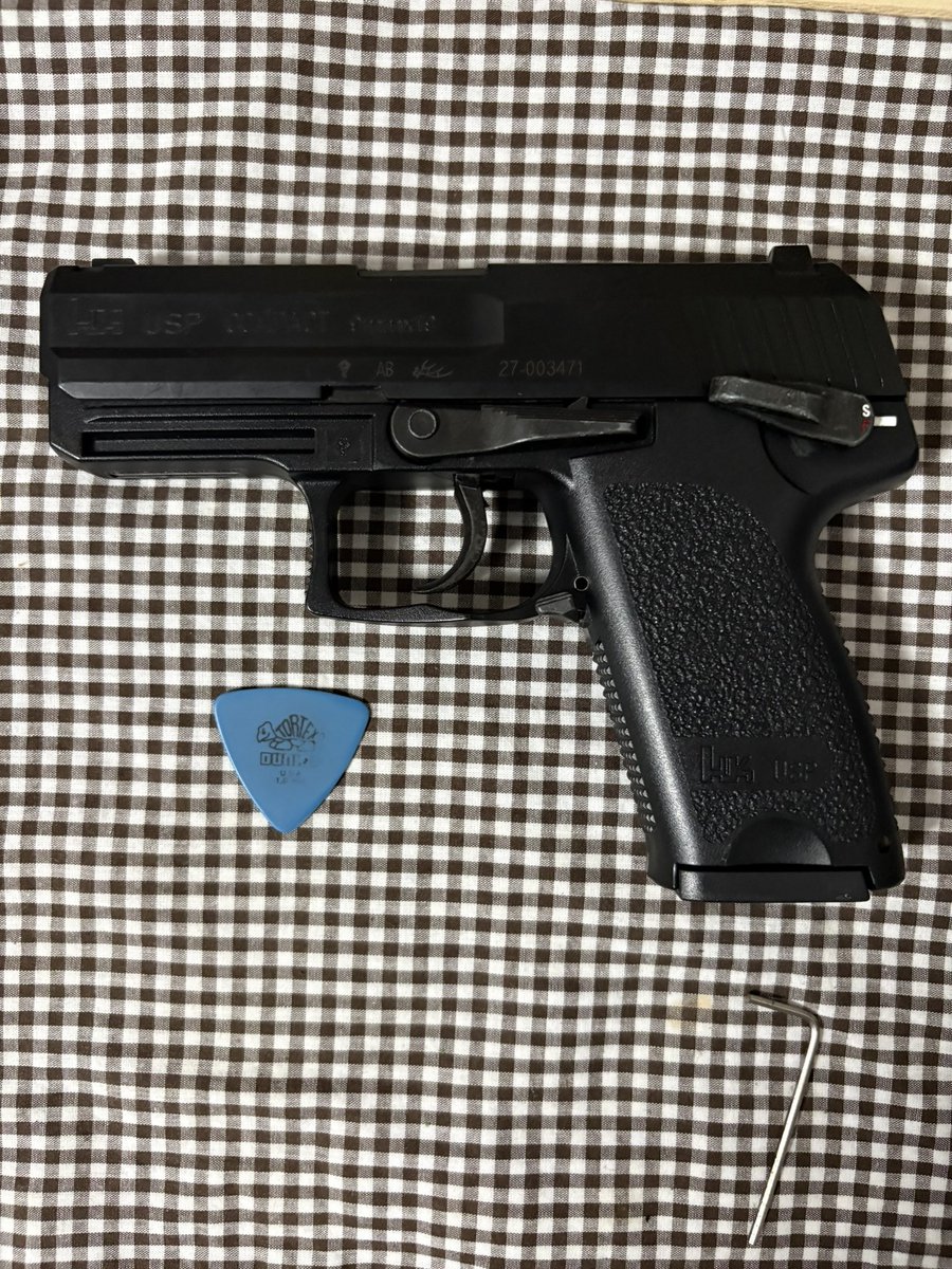 USPコンパクト！可愛いサイズですね
ピストンカップが劣化して生ガスを吹き出してしまうので、強化ピストンカップに交換します。
セーフティーレバーが優秀です