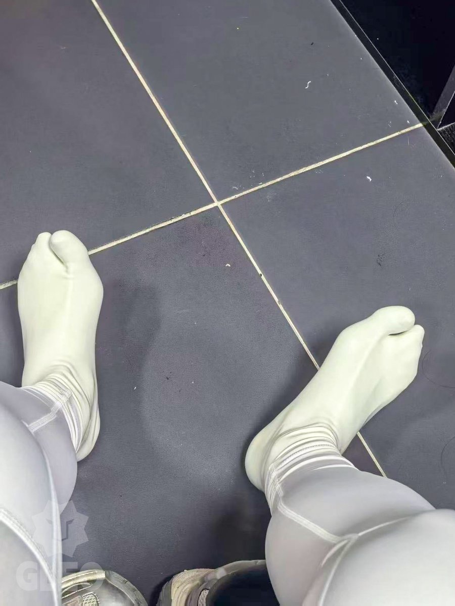 G.LEO Latex tweet media