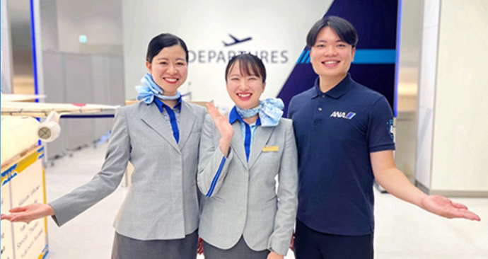 ANA_travel_info's tweet photo. 【✈️ANAグループの“安全の原点”、のぞいてみませんか?👀】
日本最大級の教育訓練施設
#ANABlueBase
実は…
#ANABlueBaseTour で施設内を見学できるんです👀✨
今回の Live ANA Group では
見学ツアーの魅力や
ホームページリニューアルの裏側を大公開🔍
様々な現場経験を持つ
ツアーナビゲーターの想いとともにご紹介します💙
👇記事はこちら
https://t.co/7IV4pRJGXv
👇ご予約はこちら
https://t.co/6lyWMoqHTn
#ANABlueBaseTour #ANABlueBase #LiveANAGroup
#航空業界 #訓練 #訓練施設 #企業研究 #大人の社会科見学