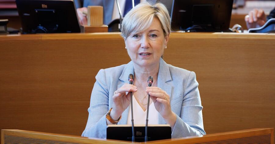 Persécution des homosexuels : la ministre Neven veut couper les financements wallons pour le Sénégal limportant.fr/infos-news/138… <a href="/ladh/">DH les Sports +</a>