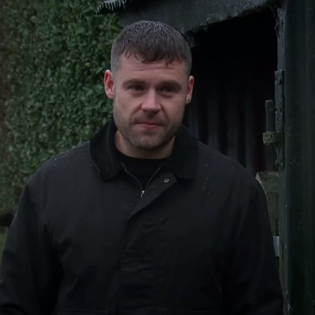 cossalltheway's tweet image. Idk about you all but seeing Aaron and Robert both get choked up and teary-eyed about their new future has me in bits! #robron