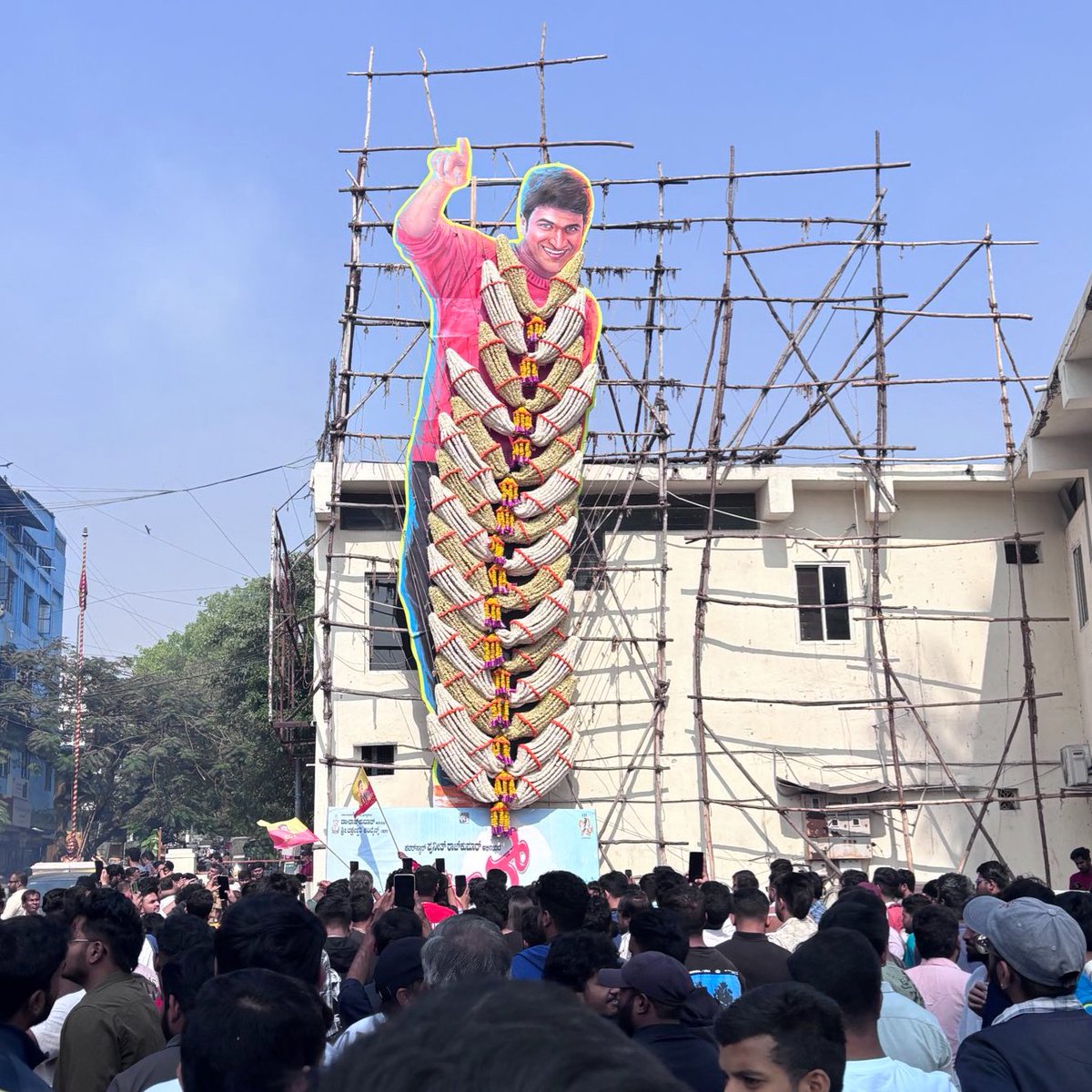 Class batting continues 💥

Only one show is allotted in Bengaluru INOX screens and it's going full already!
<a href="/PRK_Productions/">PRK Productions</a> please stop distributing appu re-releases henceforth 🙏

#AkashReRelease | #DrPuneethRajkumar