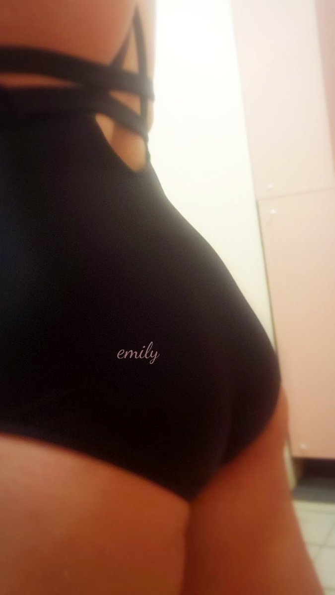 emilysweetsp's tweet photo. 差唔多又到泳池開放既時候啦～
are you ready?😘
#多肉 #淫妻 #露出 #戲水 https://t.co/uFVkyfidva