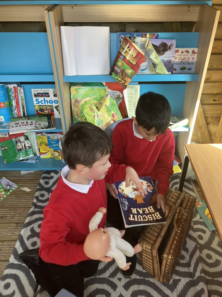 AyresomePrimary's tweet image. Year 2 had an amazing lunchtime in the sunshine yesterday exploring #stayingfit #planforplay #funforall 
@NewbyLeisureLtd 
@AdAstraTrust