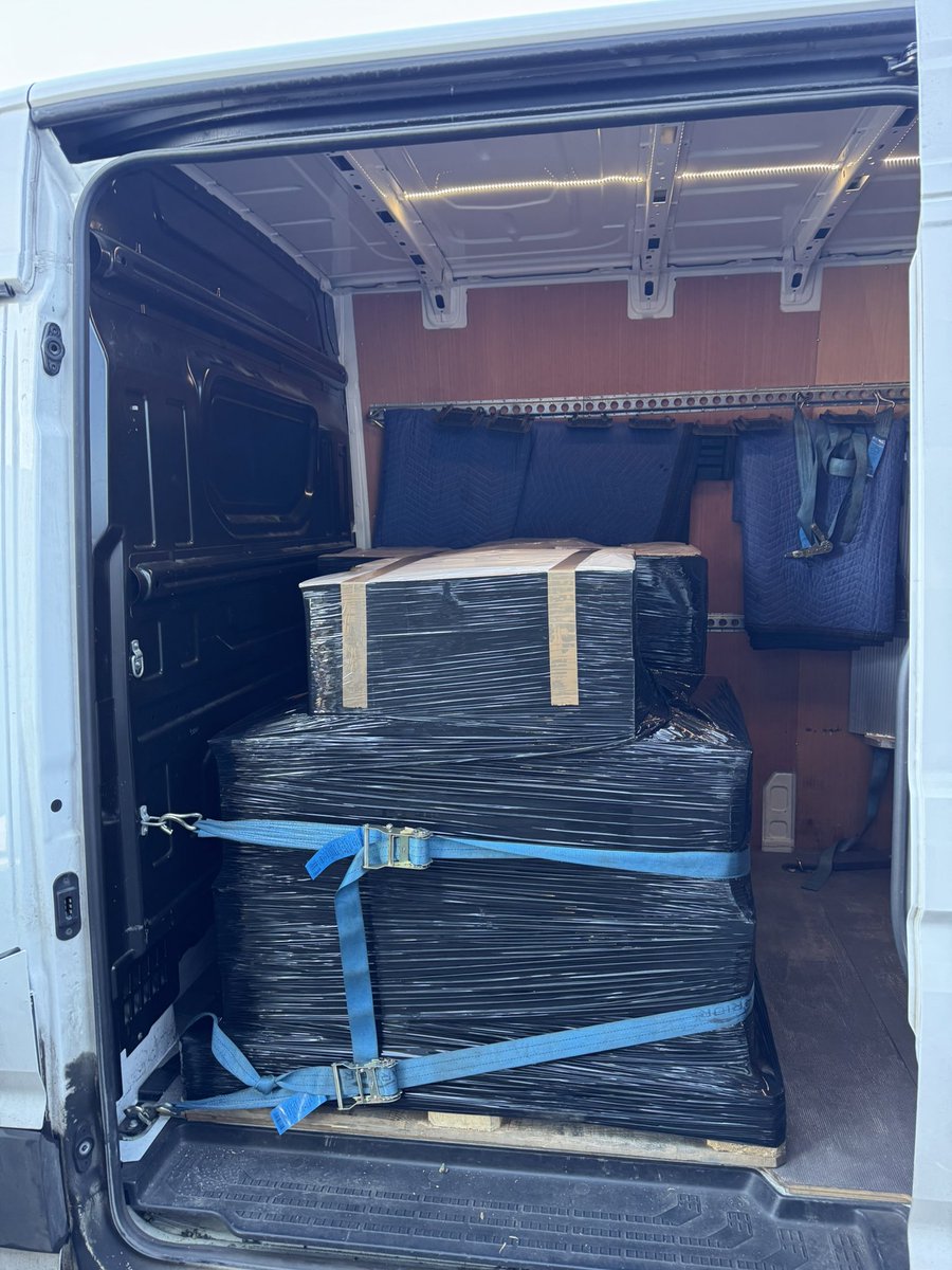 SameDayCoventry's tweet image. Tally Ho….🚚

Another late start, although I’ve been awake since 4am and up since 05.00hrs. ☹️

Now loaded with 3 #pallets in #Coventry for delivery straight up to #Scunthorpe. 🚚

Then it’s over to #Sheffield city centre to collect the #event items from the Mercure Hotel that I