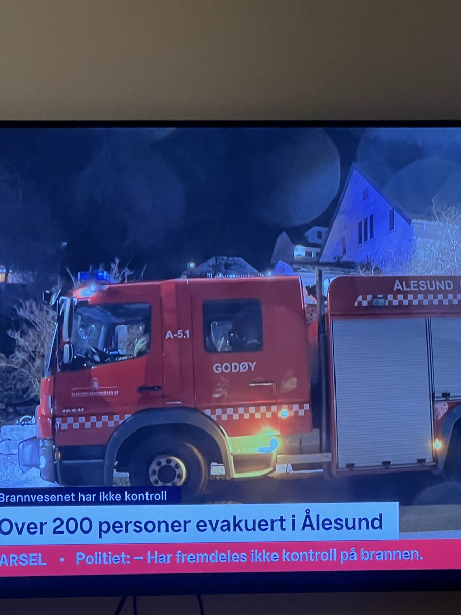 Bruker Godøy hodeplagg i dag? tweet media