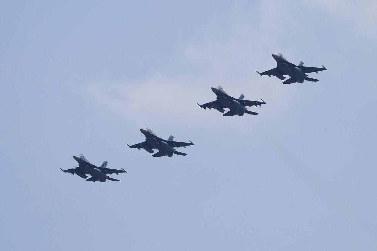 yamanohanabi's tweet photo. 空自防府北基地 2026/03/19 
#防府北基地 
#卒業式 
#F2 https://t.co/nZD1tK3HMY