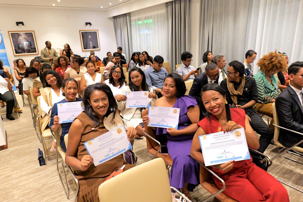 ONGIvorary's tweet photo. Retour en photos de l'événement Integrity Night du 13 mars 2026, moment de réseautage et de retrouvailles avec nos partenaires. La cérémonie a aussé été marquée par la remise des certificats des jeunes bénéficiaires engagés du programme LIGHT! https://t.co/vBL5LH8B2K