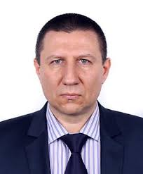 Борко Сарафов, по-известен за обществеността като „Чикатило“ – печално известният сериен убиец и изнасилвач на деца в съветска Русия и получил справедлива присъда (куршум в тила), „смело“ заявил, че щял да освободи кабинета на главен прокурор само с краката напред. Какво пък...?