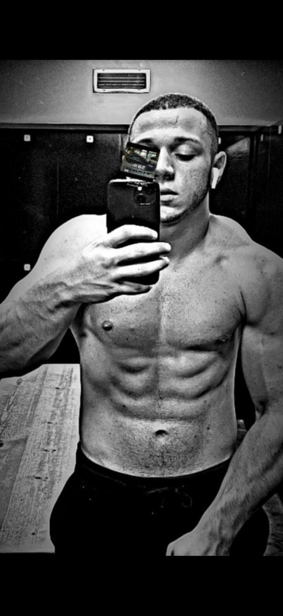 Sexi momcheta tweet media