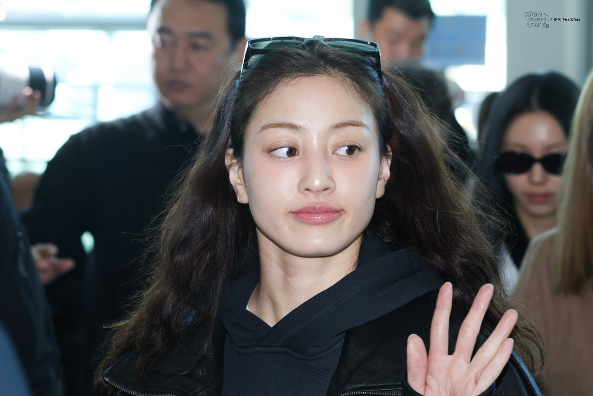 vrsmaiimaii's tweet photo. (HQ) — 260319

🐈‍⬛🕶️❄️

#지효 #JIHYO #ジヒョ
#TWICE #트와이스 #トゥワイス https://t.co/ZT2B79olXD