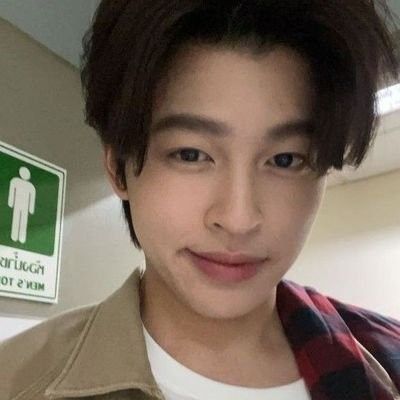 shi⁷ シ tweet media