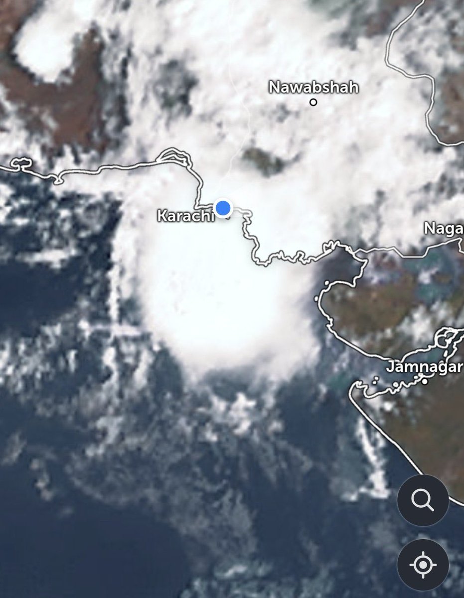 #کراچی_سول_سوسائٹی کراچی کے عوام کے ساتھ ہے گہرے دکھ اور افسوس کے ساتھ ہم تعزیت پیش کرتے ہیں۔

گزشتہ کل آنے والے شدید طوفانِ باد و باراں نے ۱۷ قیمتی انسانی جانوں کا ضیاع کر دیا۔ یہ صرف ایک قدرتی آفت نہیں بلکہ اس سے زیادہ انسانی غفلت اور ناقص انتظامی کارکردگی کا نتیجہ ہے۔

کراچی