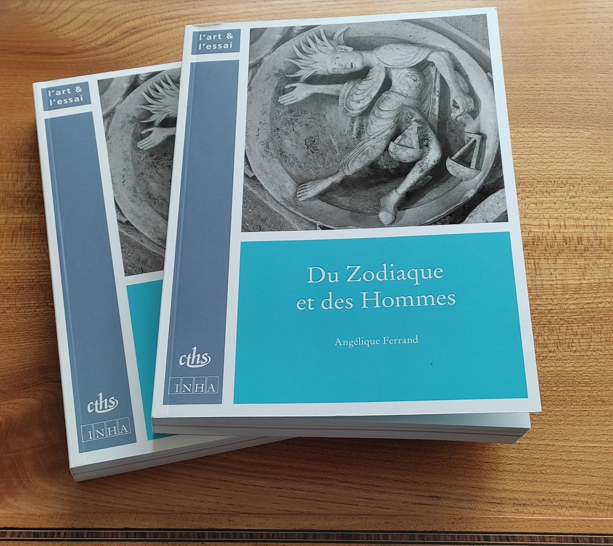 An_Ferrand's tweet photo. J'ai le plaisir de vous annoncer que le livre tiré de ma thèse d'histoire de l'art médiéval sort (enfin !) le 26 mars. Un grand merci au @CTHS_Paris et à l' @INHA_Fr d'accueillir ce livre dans leur belle collection L'art et l'essai. Merci à Anne Kehrig et Katia Bienvenu. https://t.co/t1S90rT4ne