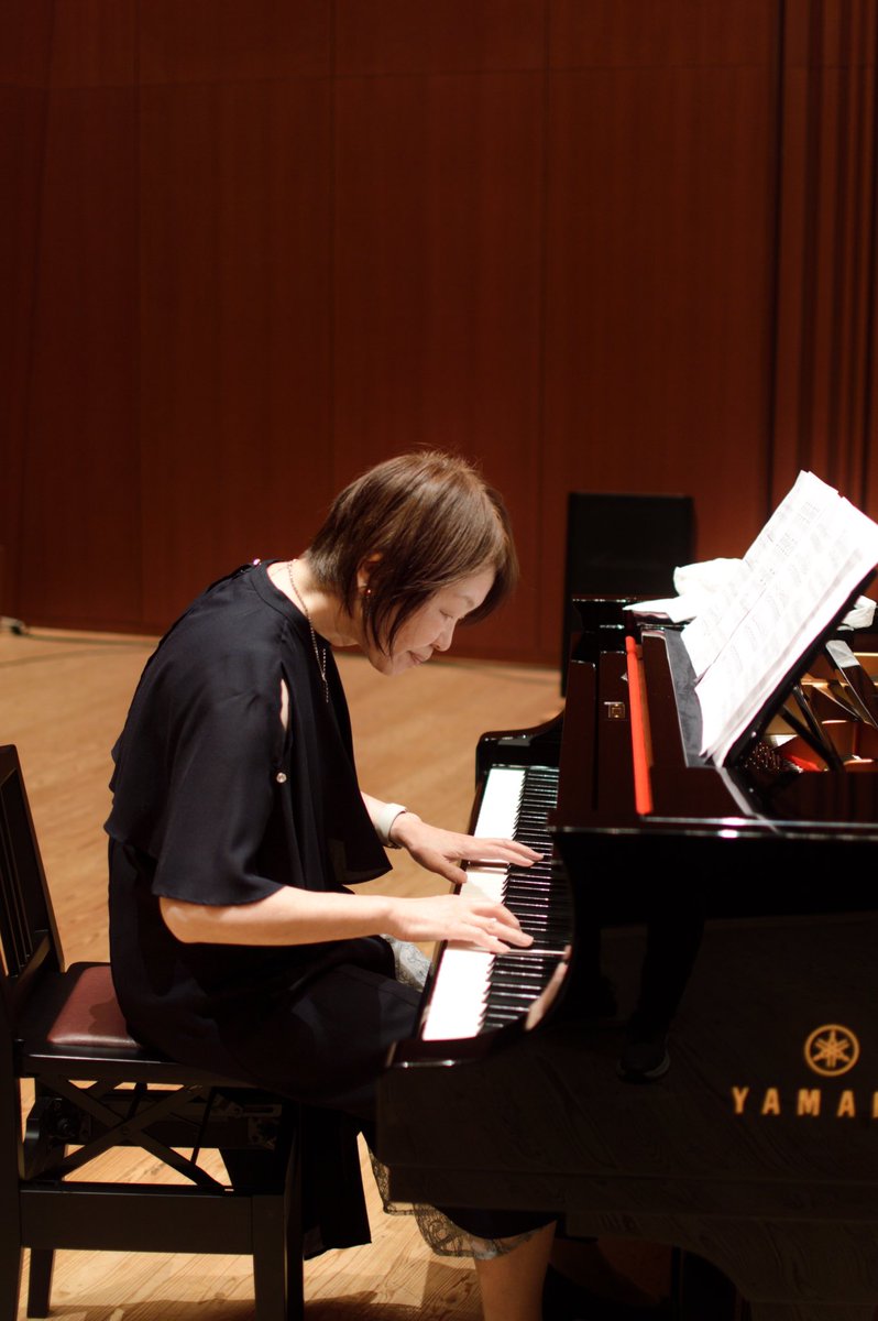 『東北の作曲家2026』終演しました。

私の中ではこの追悼曲の演奏が、師匠を見送ることの〈最終楽章〉でした。

聴いてくださった皆様、共演者の佐野麻里子さん、藤原先生､みんなみんなありがとうございました。あたたかな感謝の気持ちでいっぱいです。