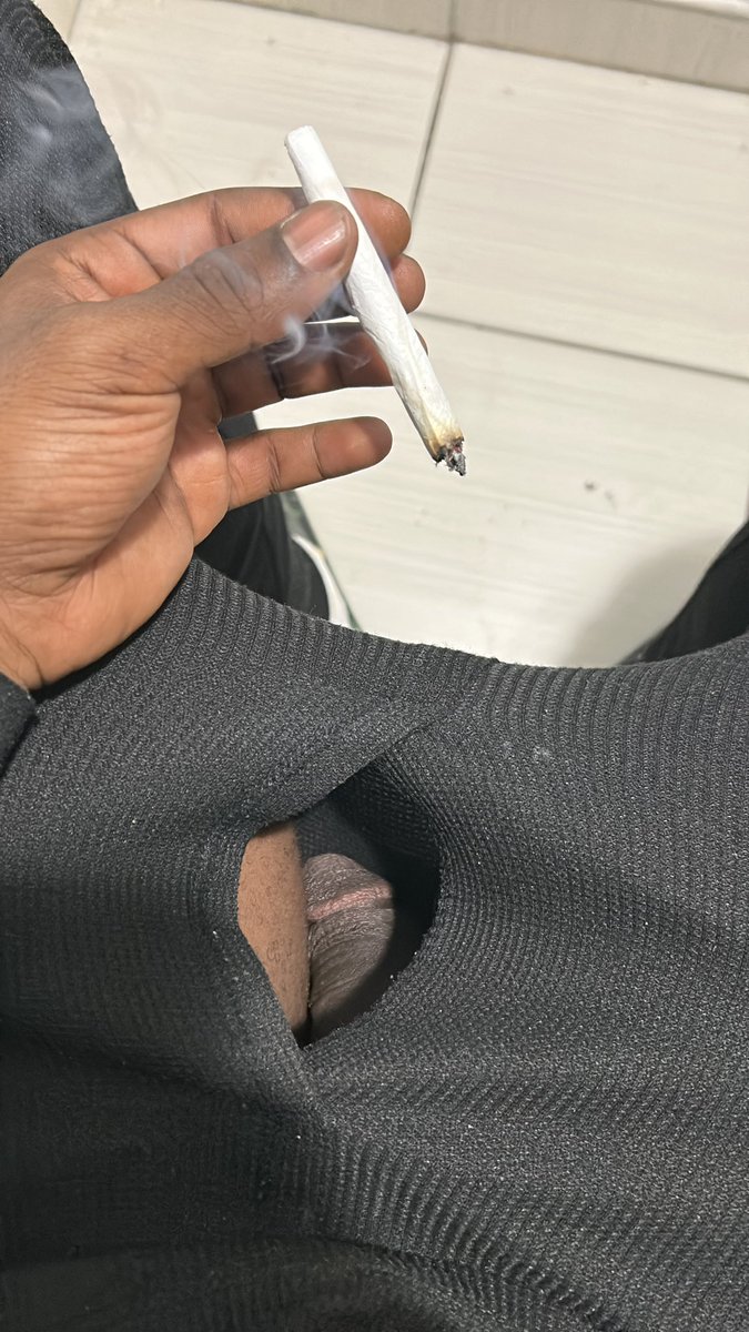 kruddyjay's tweet photo. Take a good puff 💨 and a good 👀 https://t.co/NpiXTlMJ6T