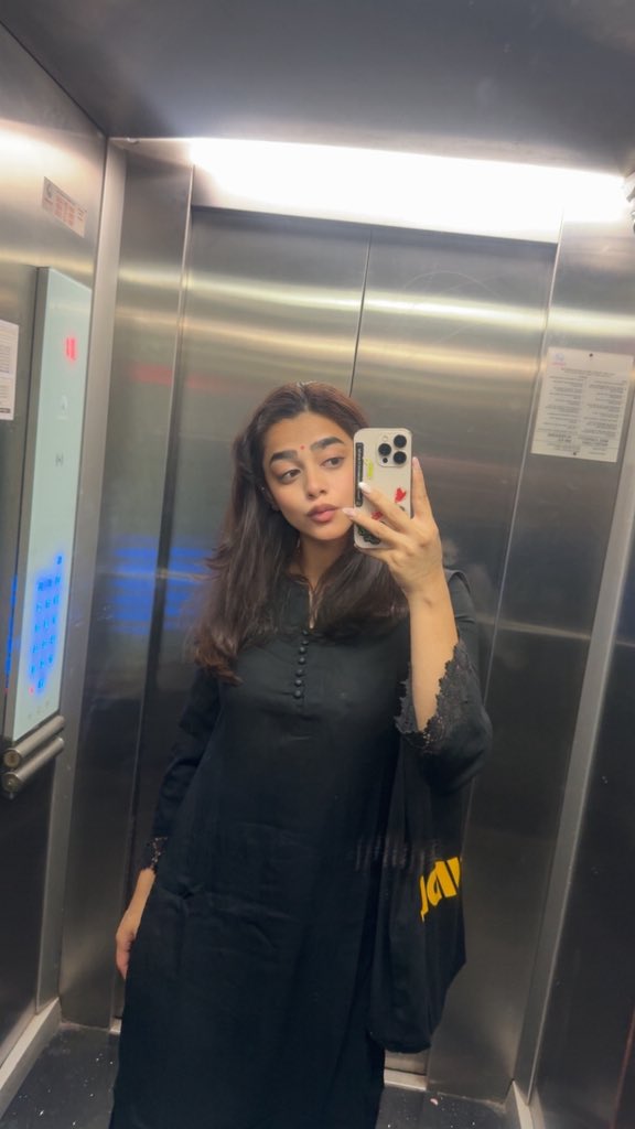 khushi on chain tweet media