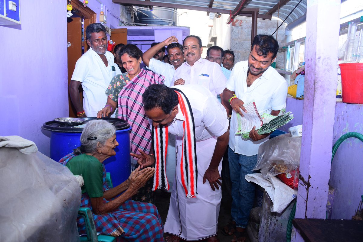 M.R.Vijayabhaskar-SayYesToWomenSafety&AIADMK tweet media