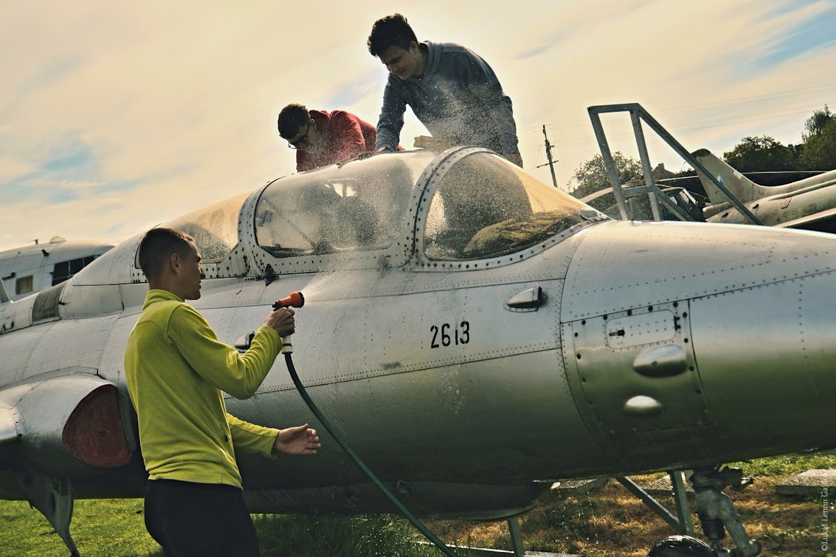 Flying Revue tweet media