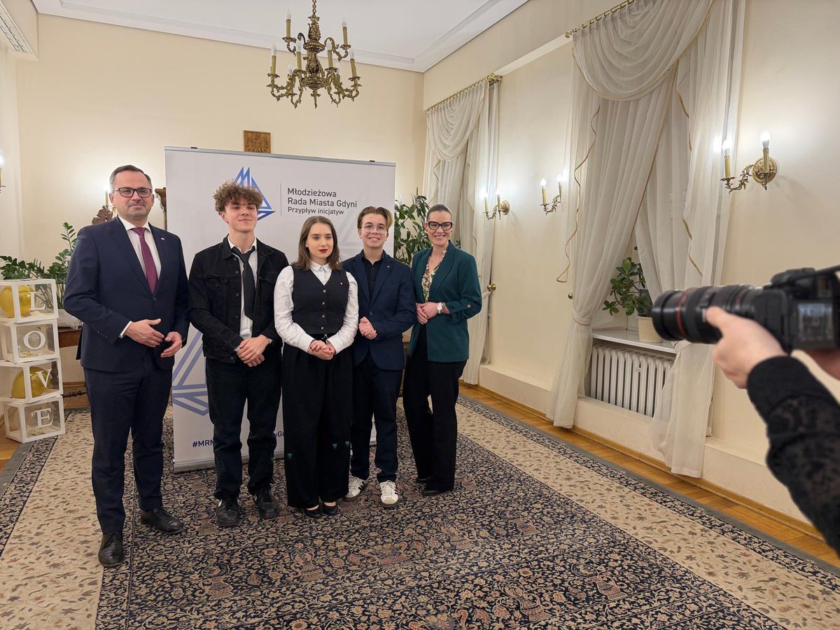 Marcin Horała tweet media