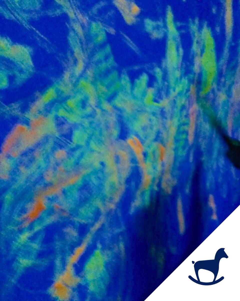 cavallcartroedu's tweet image. 👧🏿🧒🏻 Aquesta proposta no només és divertida: també afavoreix la motricitat fina, la coordinació, la descoberta sensorial i, sobretot, el plaer de crear sense límits.

#EducacióInfantil #Creativitat #Llum #Foscor