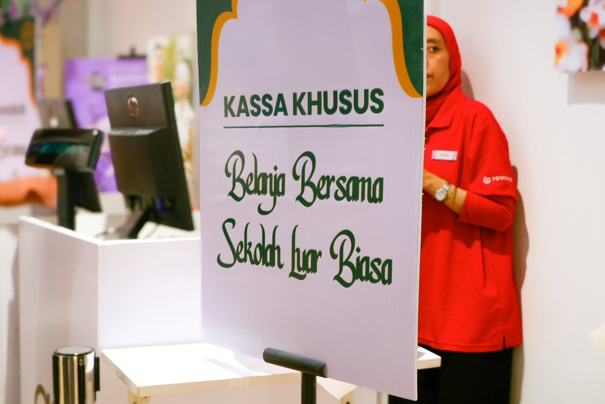 Humanies Project tweet media