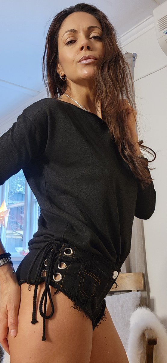 LoveAndRopes tweet media