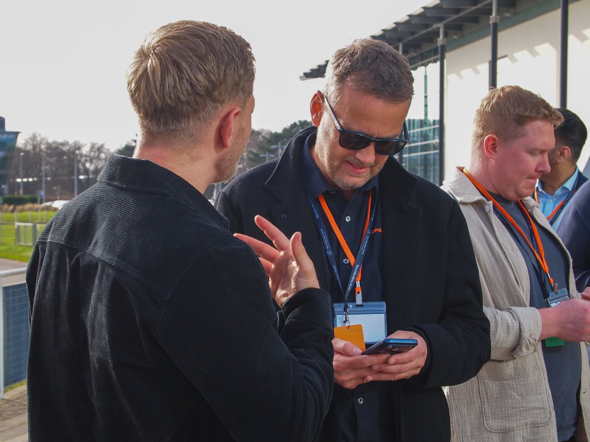 AdminByRequest tweet media