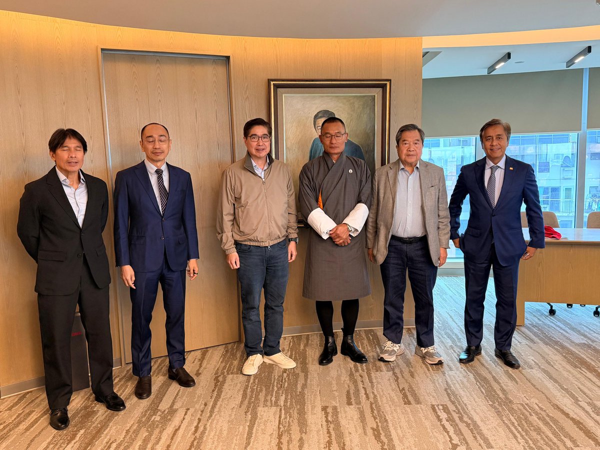 Tshering Tobgay tweet media