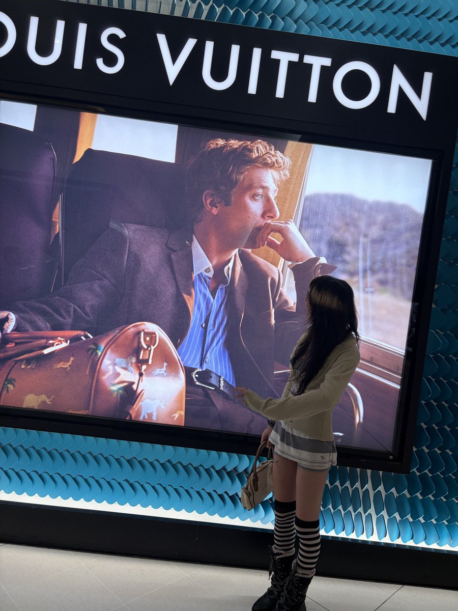 chloe 👑 tweet media