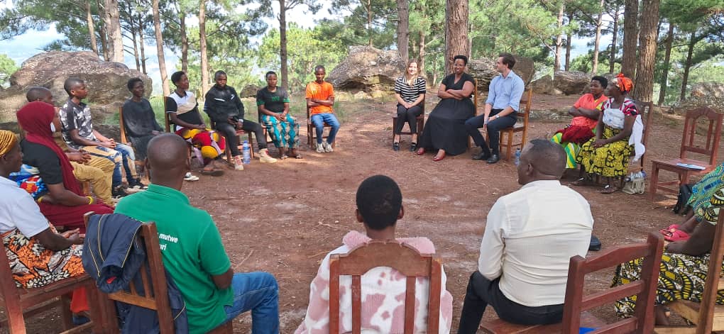 icbs_connect's tweet photo. A delegation from @NLinRwanda is in Burundi visiting the CONNECT project implemented by our partner @tharsasbl .

They visited Muyinga Province &amp; Musenyi refugee site. #CONNECTProject https://t.co/1KggesOxd3